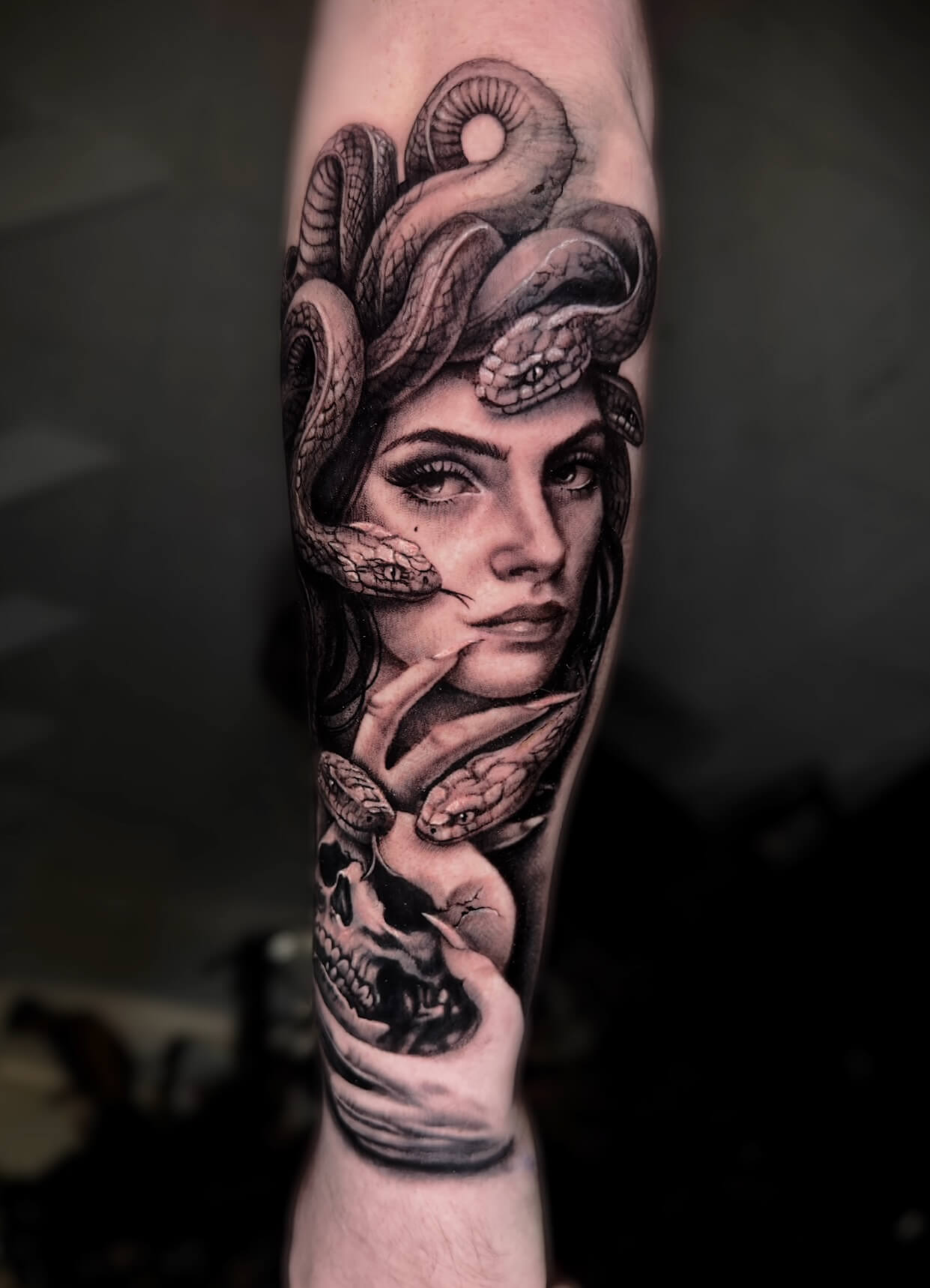 Facetune_17-12-2025-06-56-33